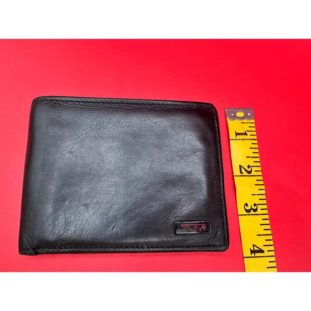 Tumi Men's Black Soft Leather Bi Fold Card Holder Wallet